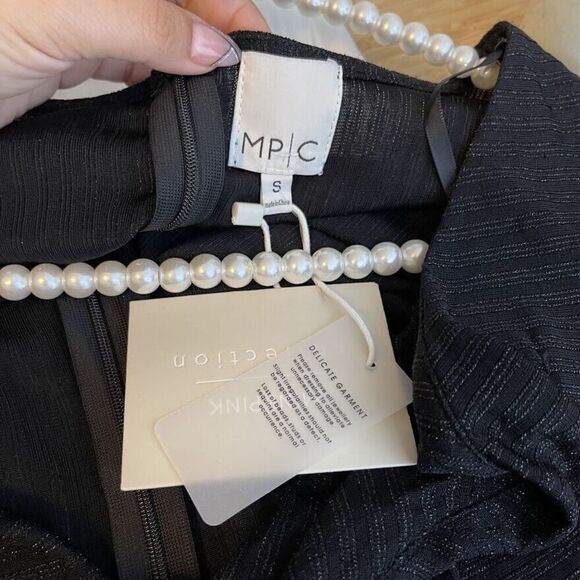 Minkpink Jumpsuit Small Black Shimmer Short Sleeve Ribbed Twist Front Lined Zip - Picture 6 of 16